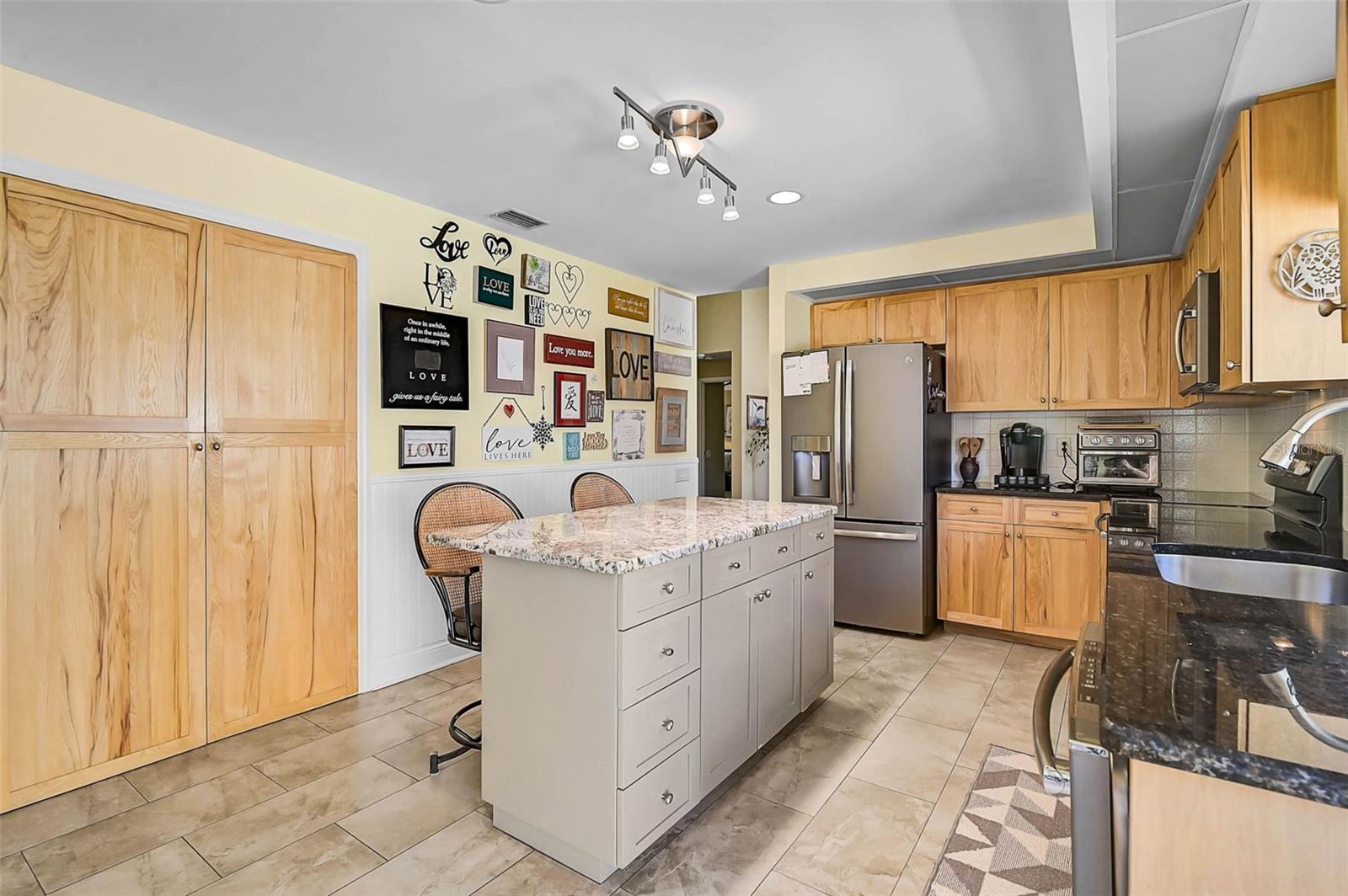 Image 11 of 45 For 4041 Murfield Drive E