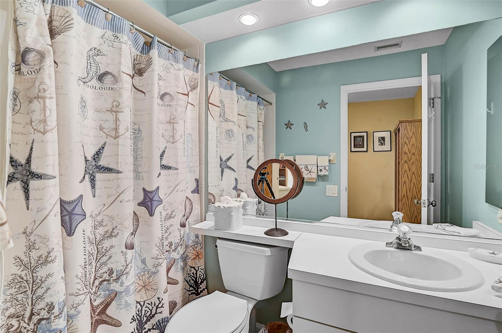 Image 20 of 45 For 4041 Murfield Drive E