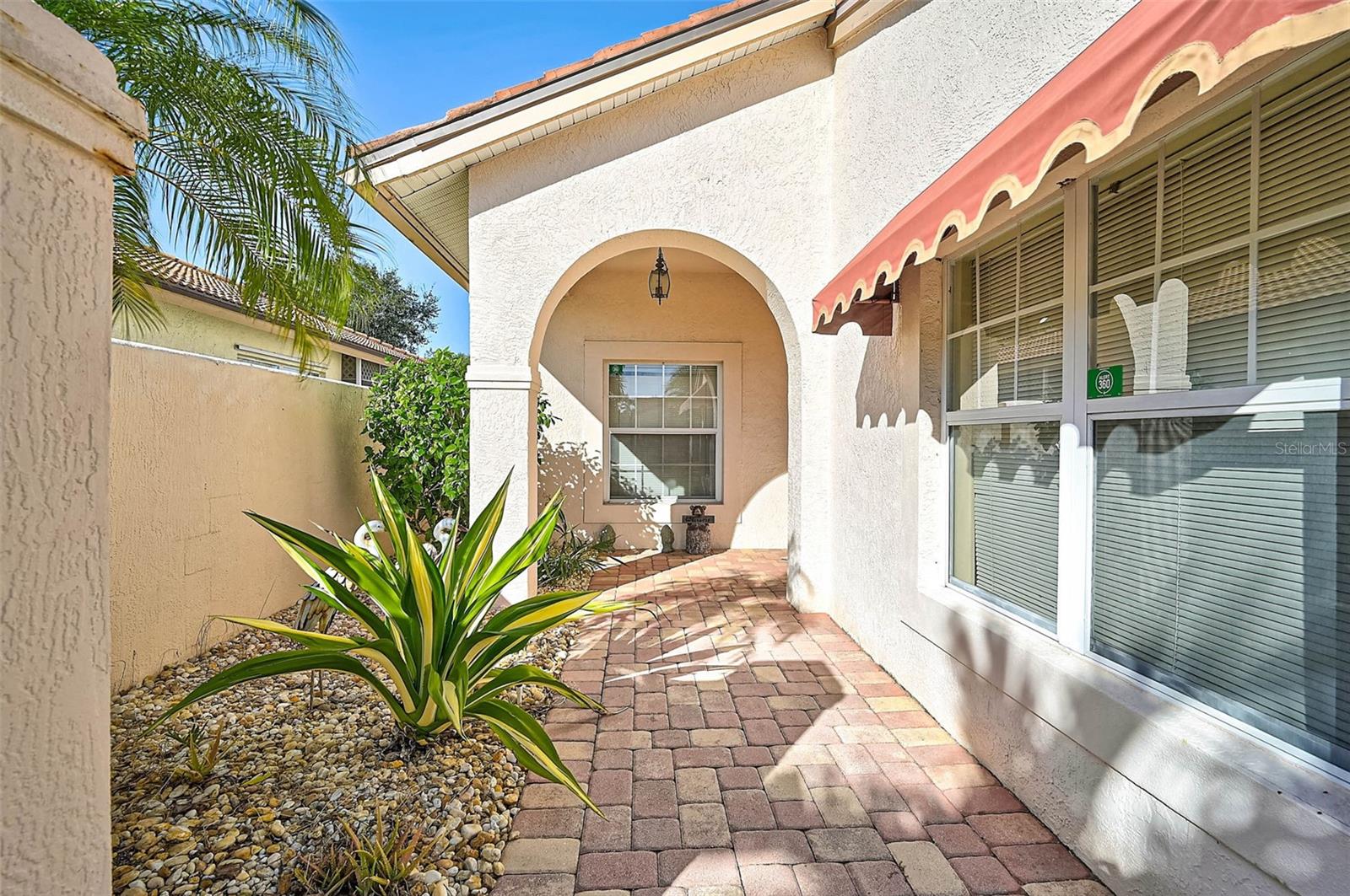 Image 3 of 45 For 4041 Murfield Drive E