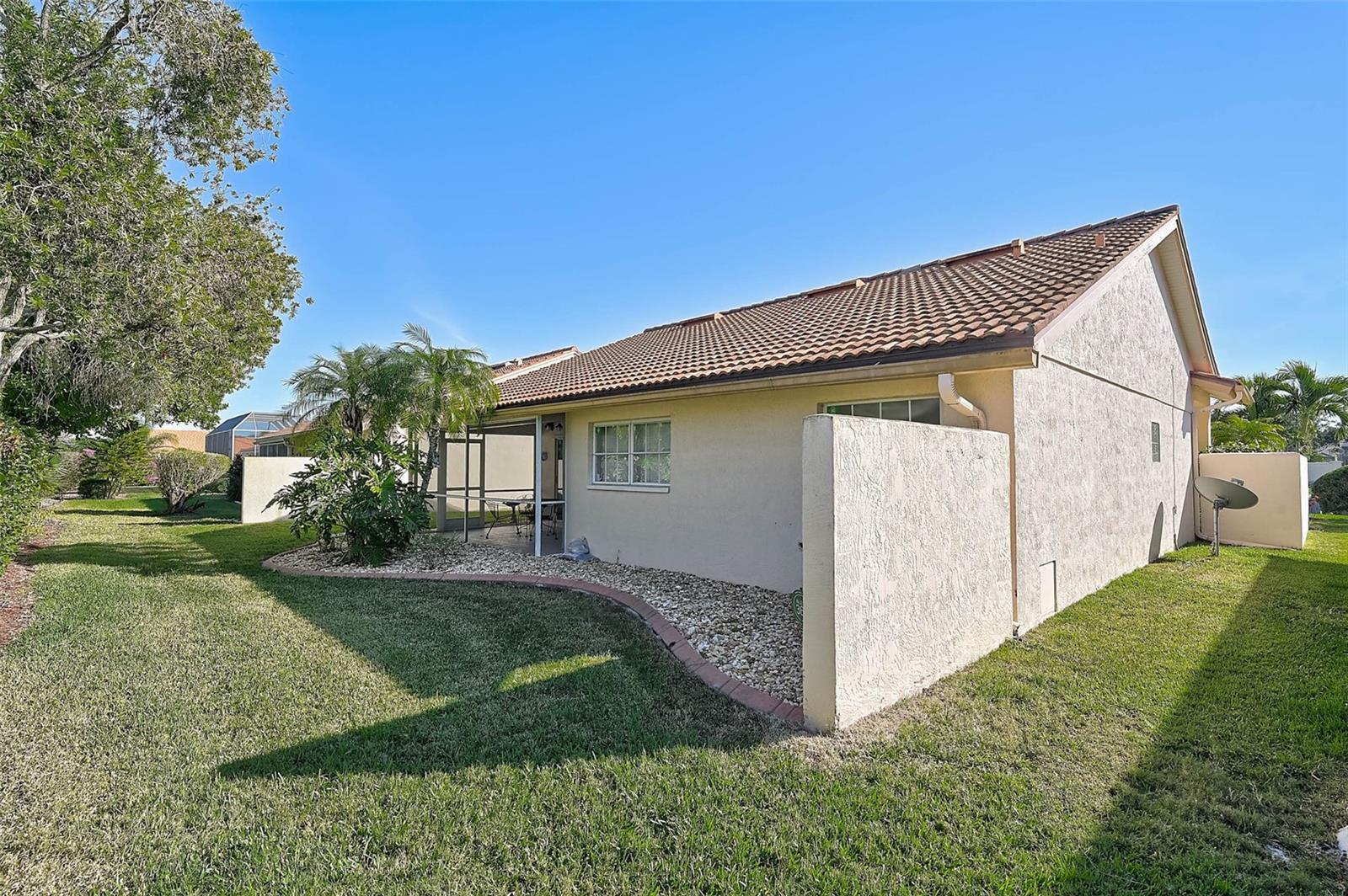 Image 30 of 45 For 4041 Murfield Drive E