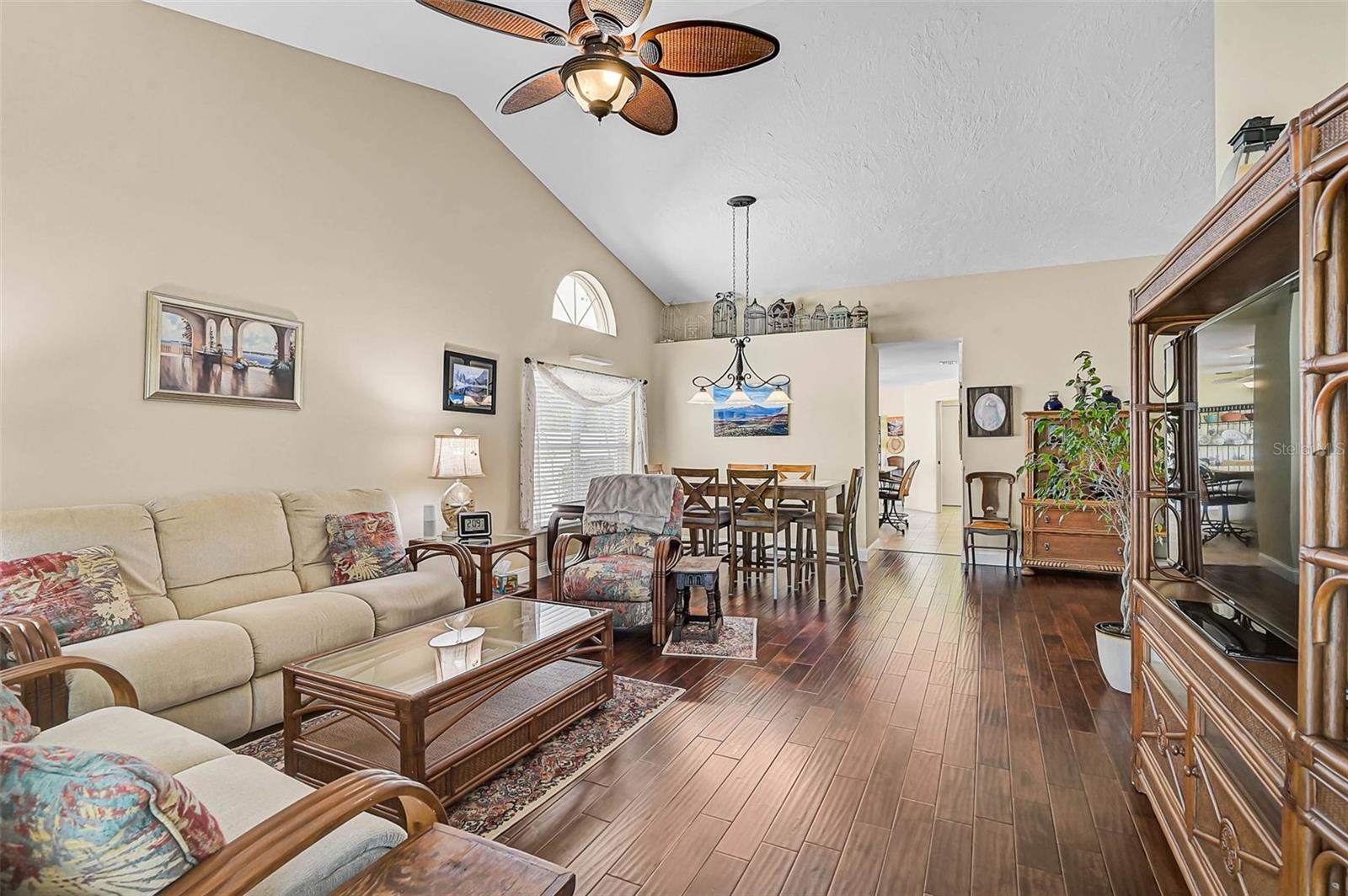 Image 6 of 45 For 4041 Murfield Drive E