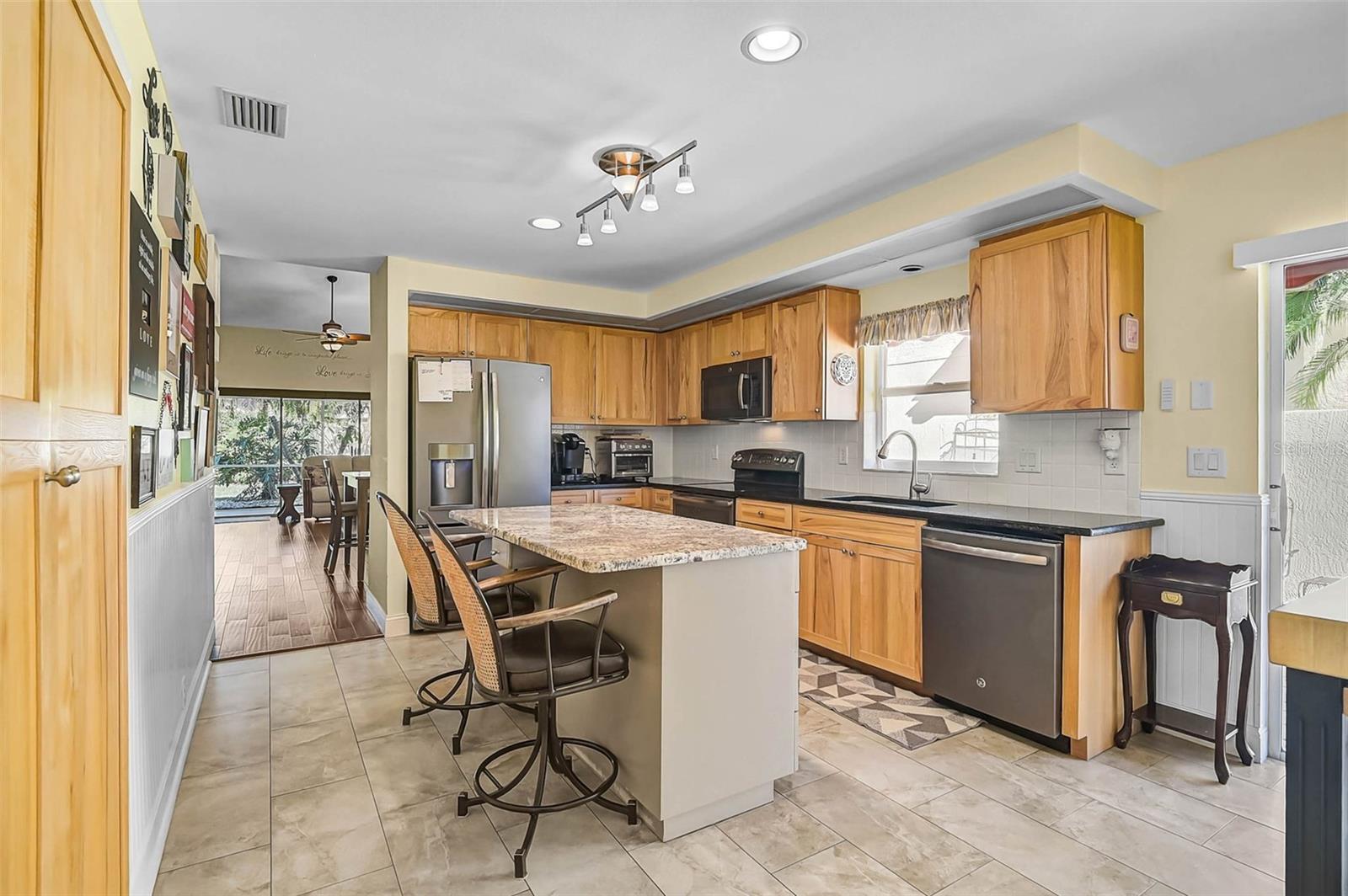 Image 9 of 45 For 4041 Murfield Drive E