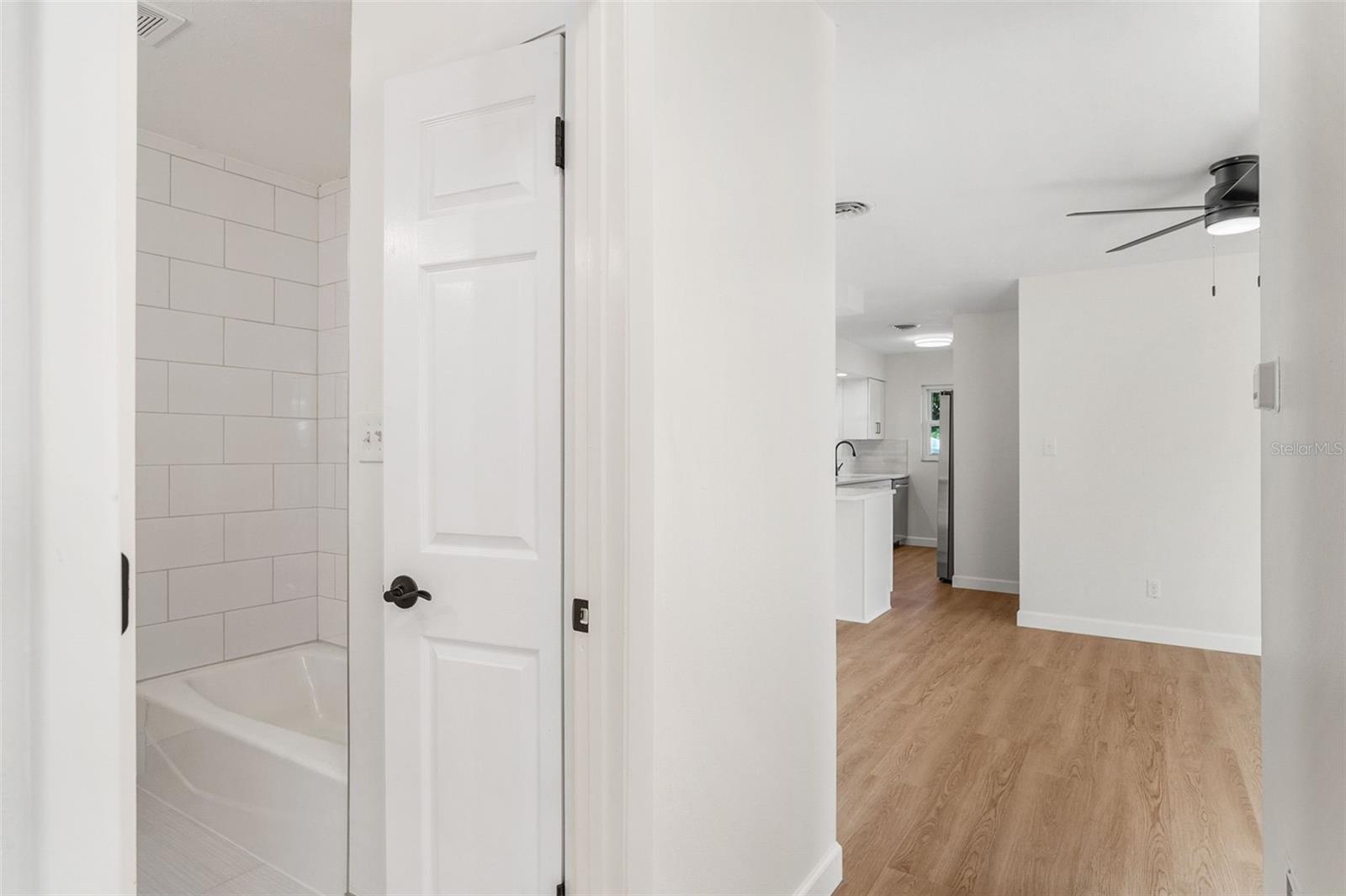 Image 19 of 34 For 354 Burke Road