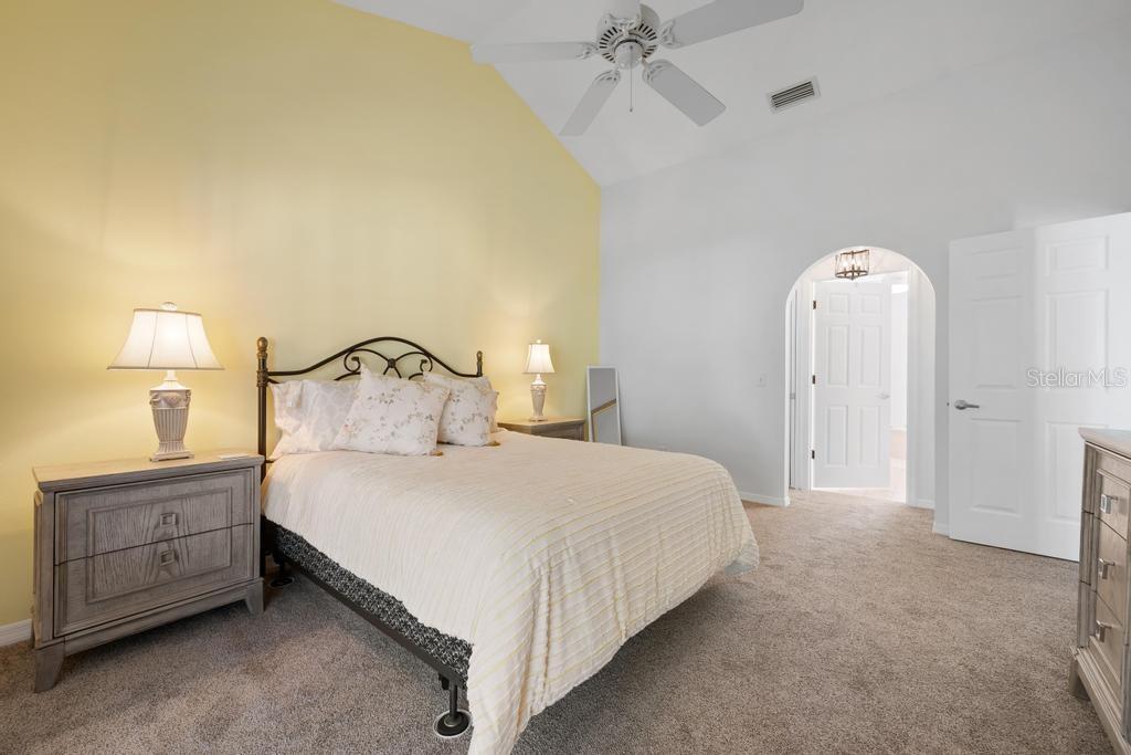 Image 18 of 41 For 6101 34th Street W 6d