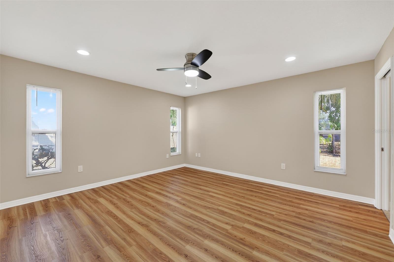 Image 23 of 37 For 3615 Dunbar Drive