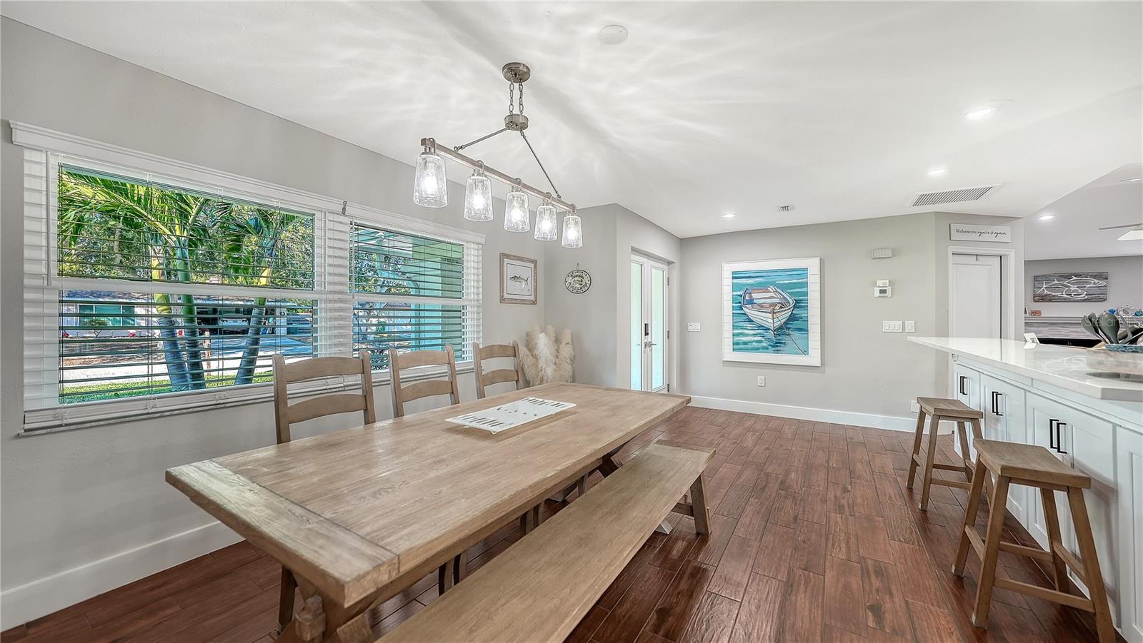 Image 14 of 64 For 4609 33 Avenue