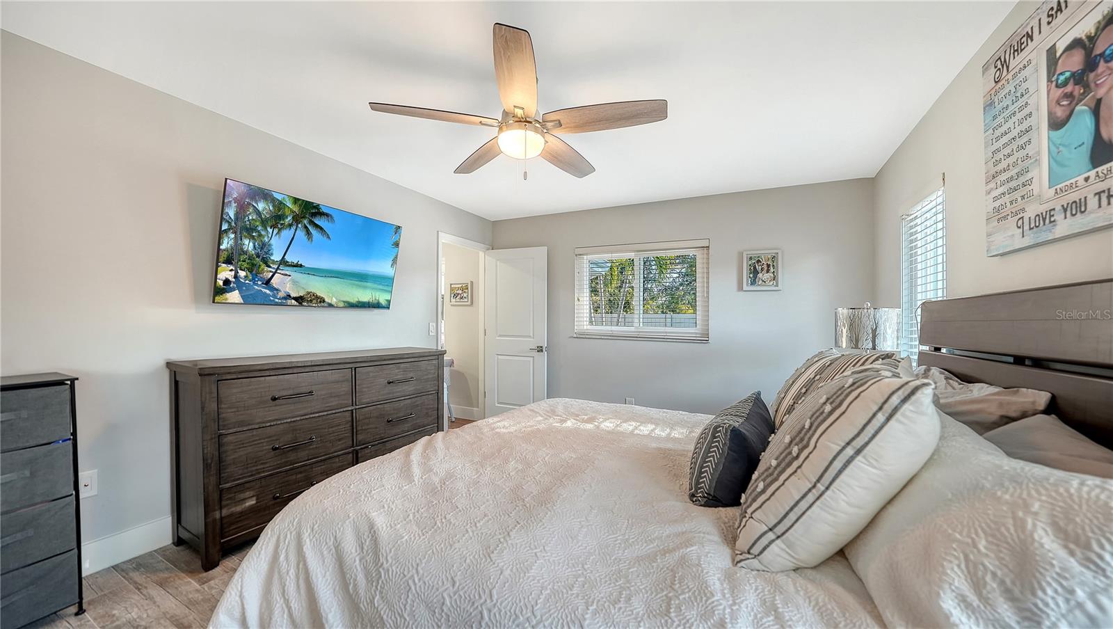 Image 32 of 64 For 4609 33 Avenue