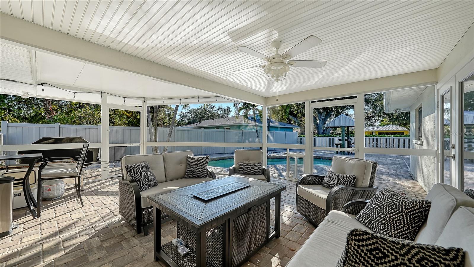 Image 47 of 64 For 4609 33 Avenue