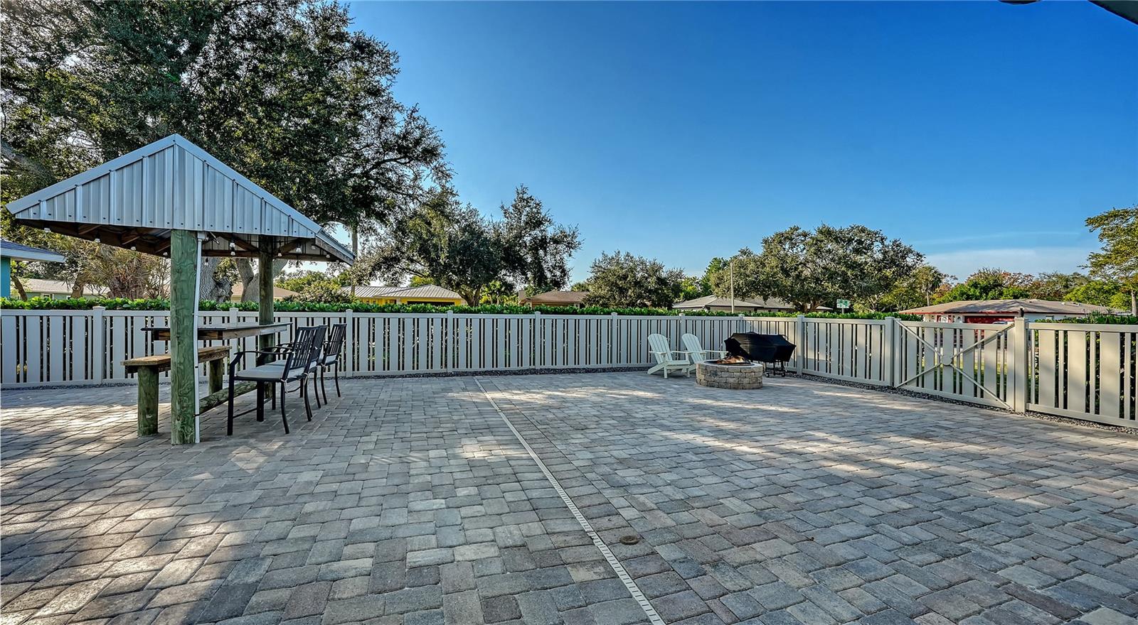 Image 52 of 64 For 4609 33 Avenue