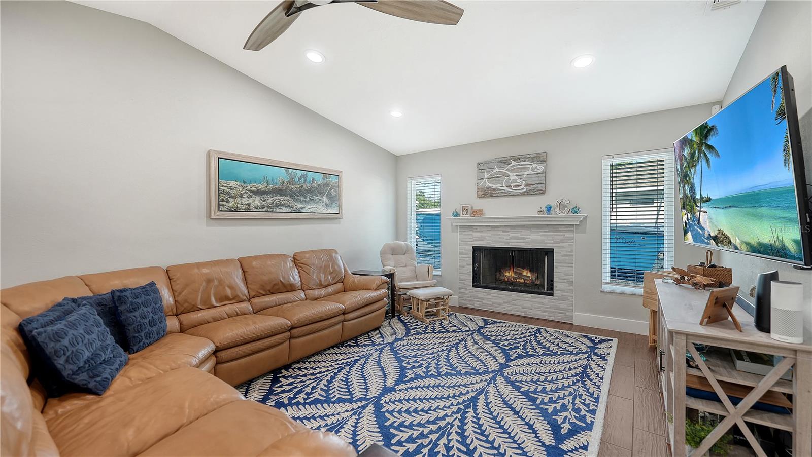 Image 9 of 64 For 4609 33 Avenue