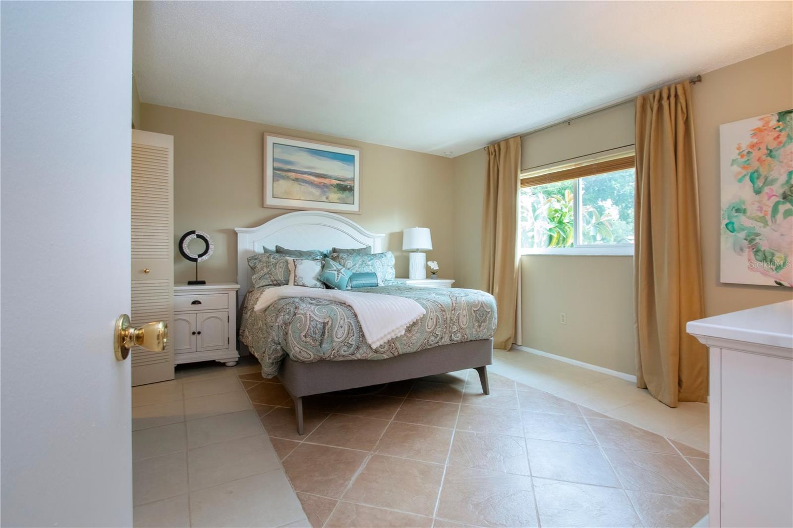 Image 29 of 67 For 390 301 Boulevard W 2c