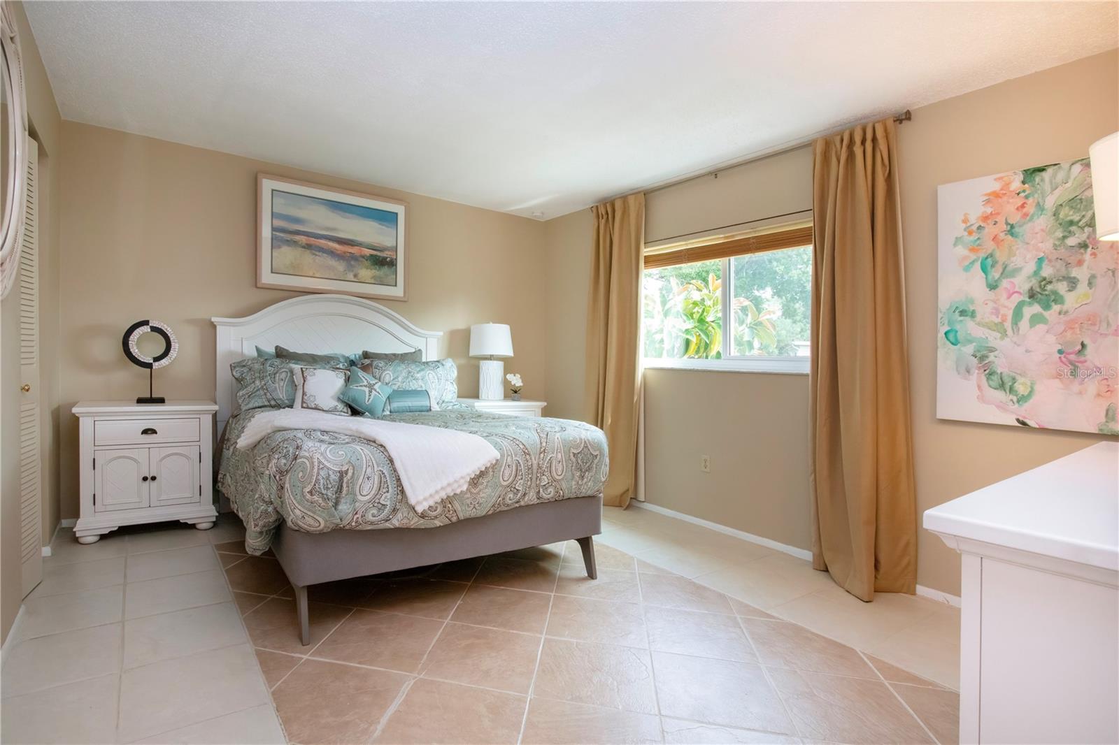 Image 30 of 67 For 390 301 Boulevard W 2c