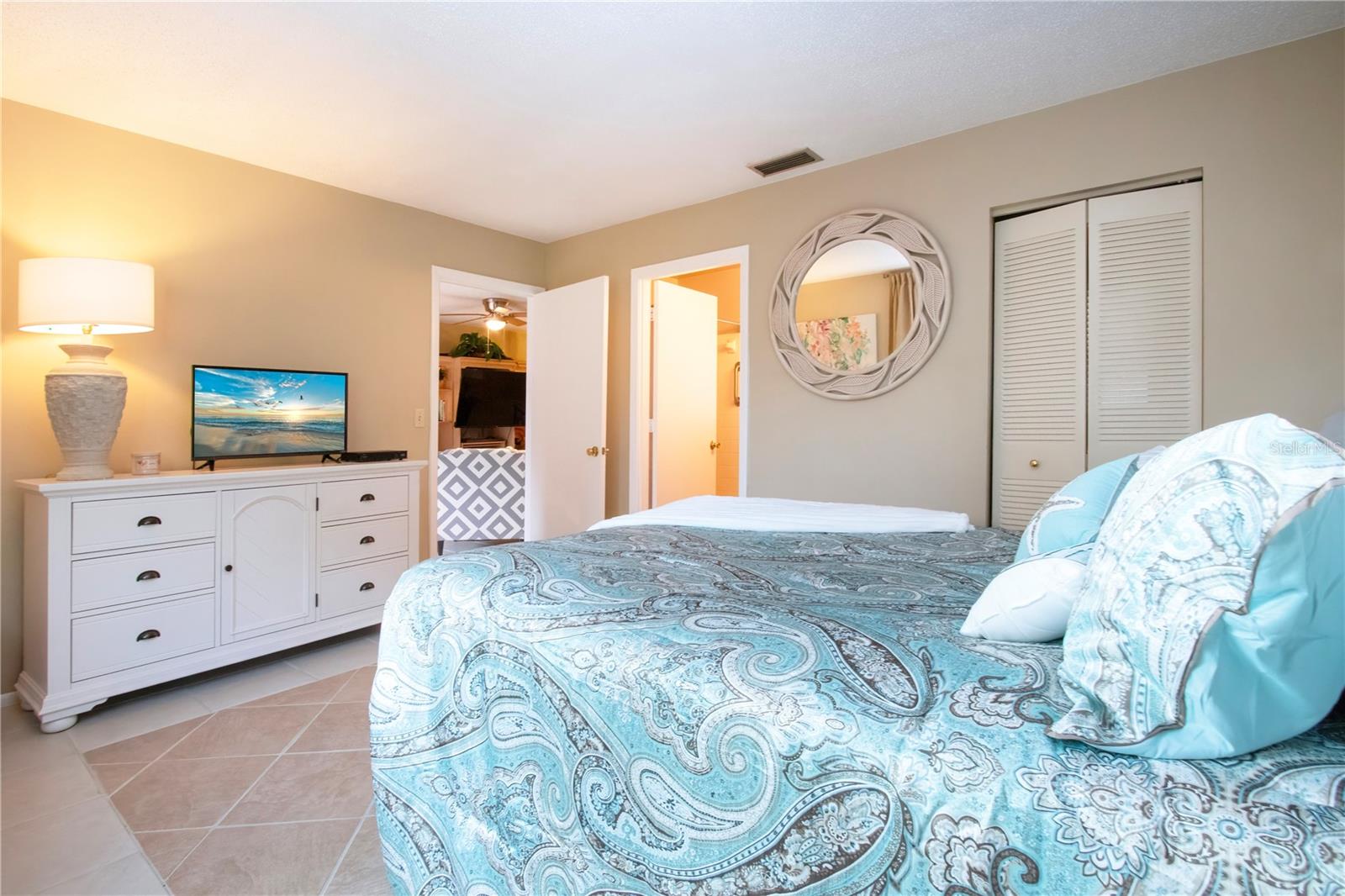 Image 32 of 67 For 390 301 Boulevard W 2c