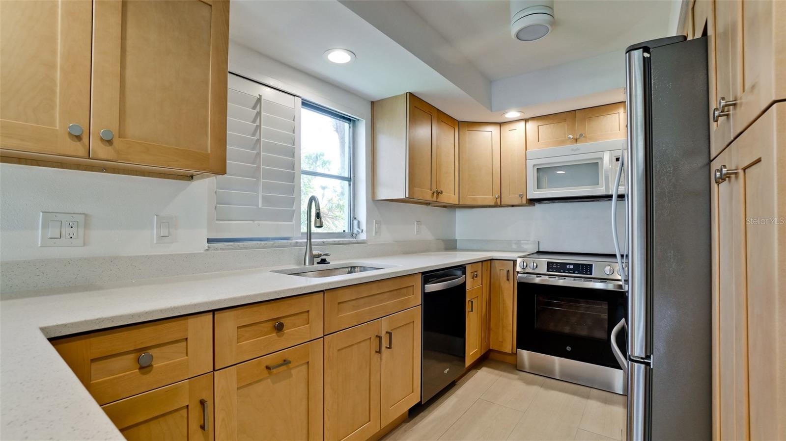 Image 13 of 57 For 6700 Gulf Of Mexico Drive 139