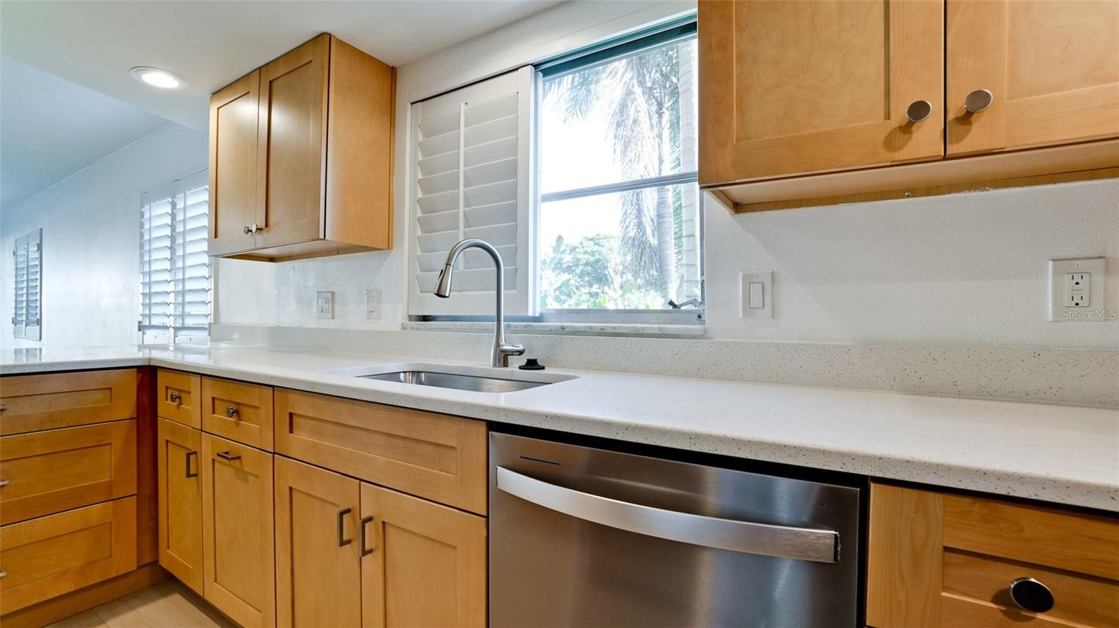 Image 16 of 57 For 6700 Gulf Of Mexico Drive 139