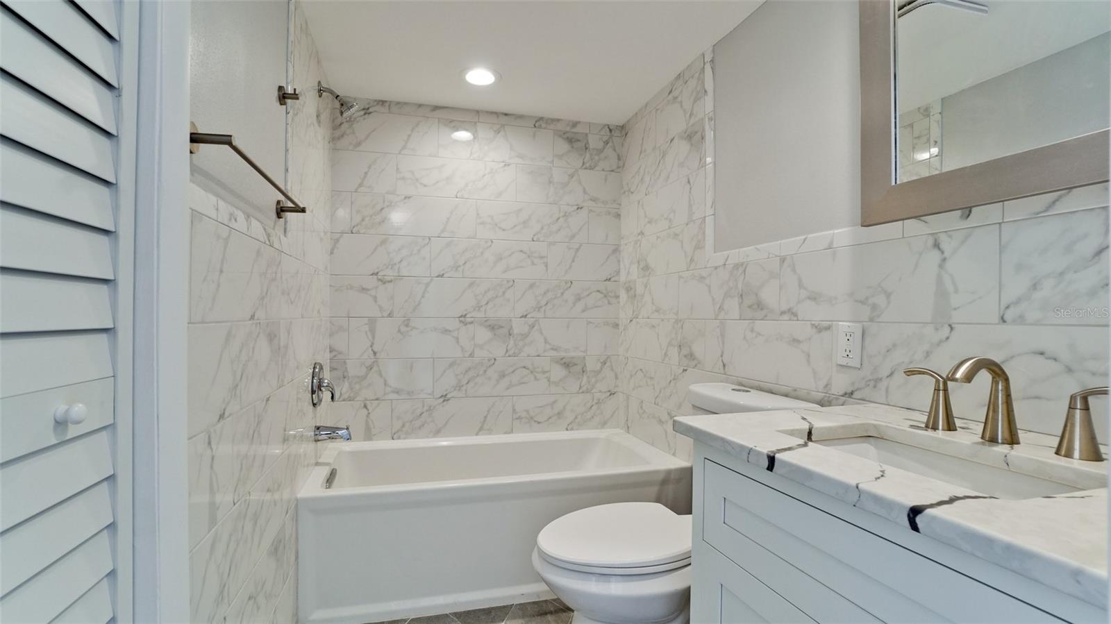 Image 24 of 57 For 6700 Gulf Of Mexico Drive 139