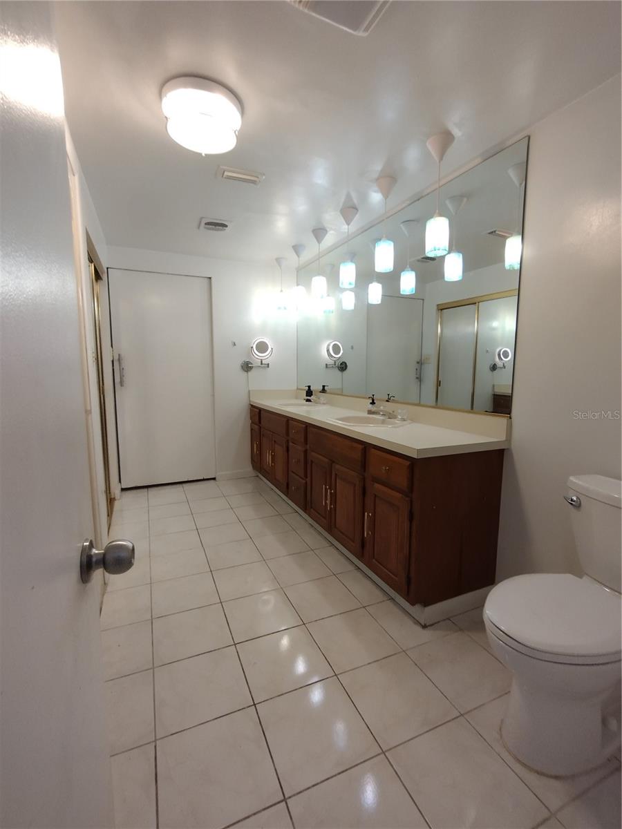 Image 22 of 100 For 312 Cornelius Circle