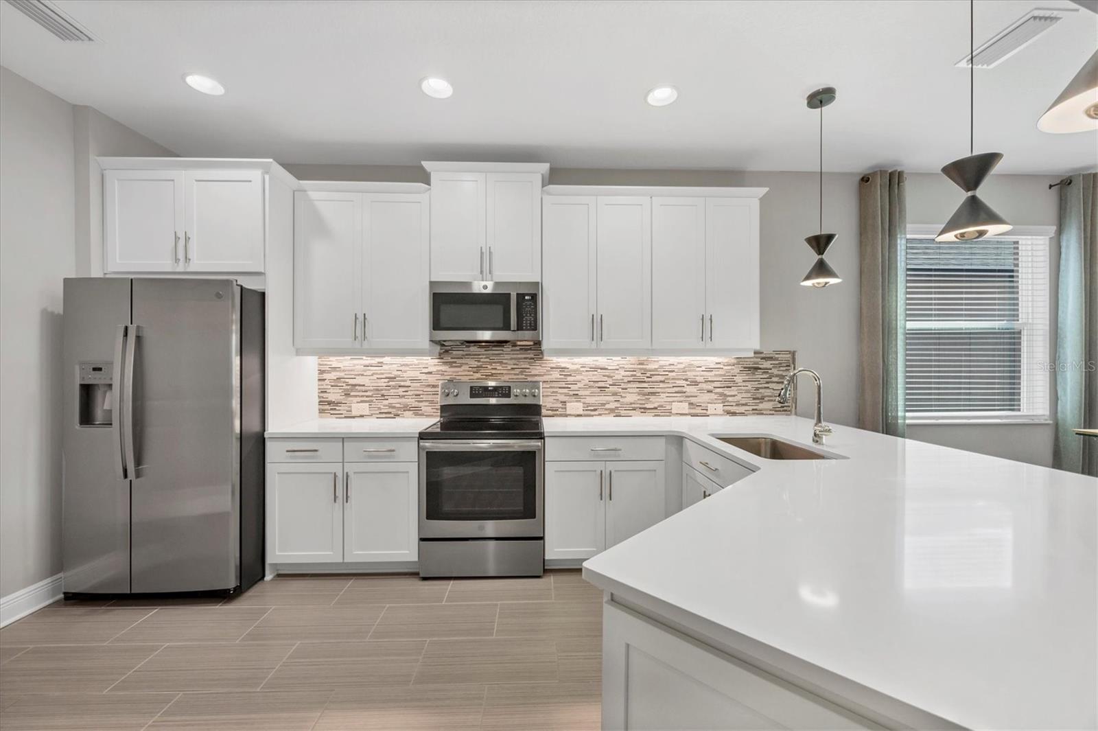 Image 4 of 35 For 6030 Amberly Drive