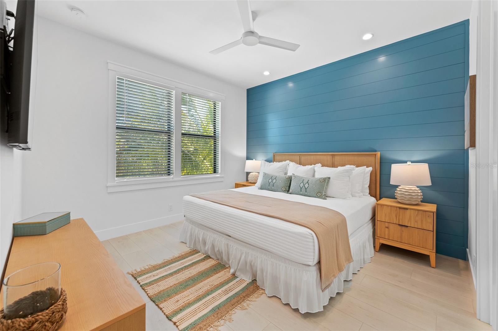 Image 17 of 85 For 211 Grant Drive