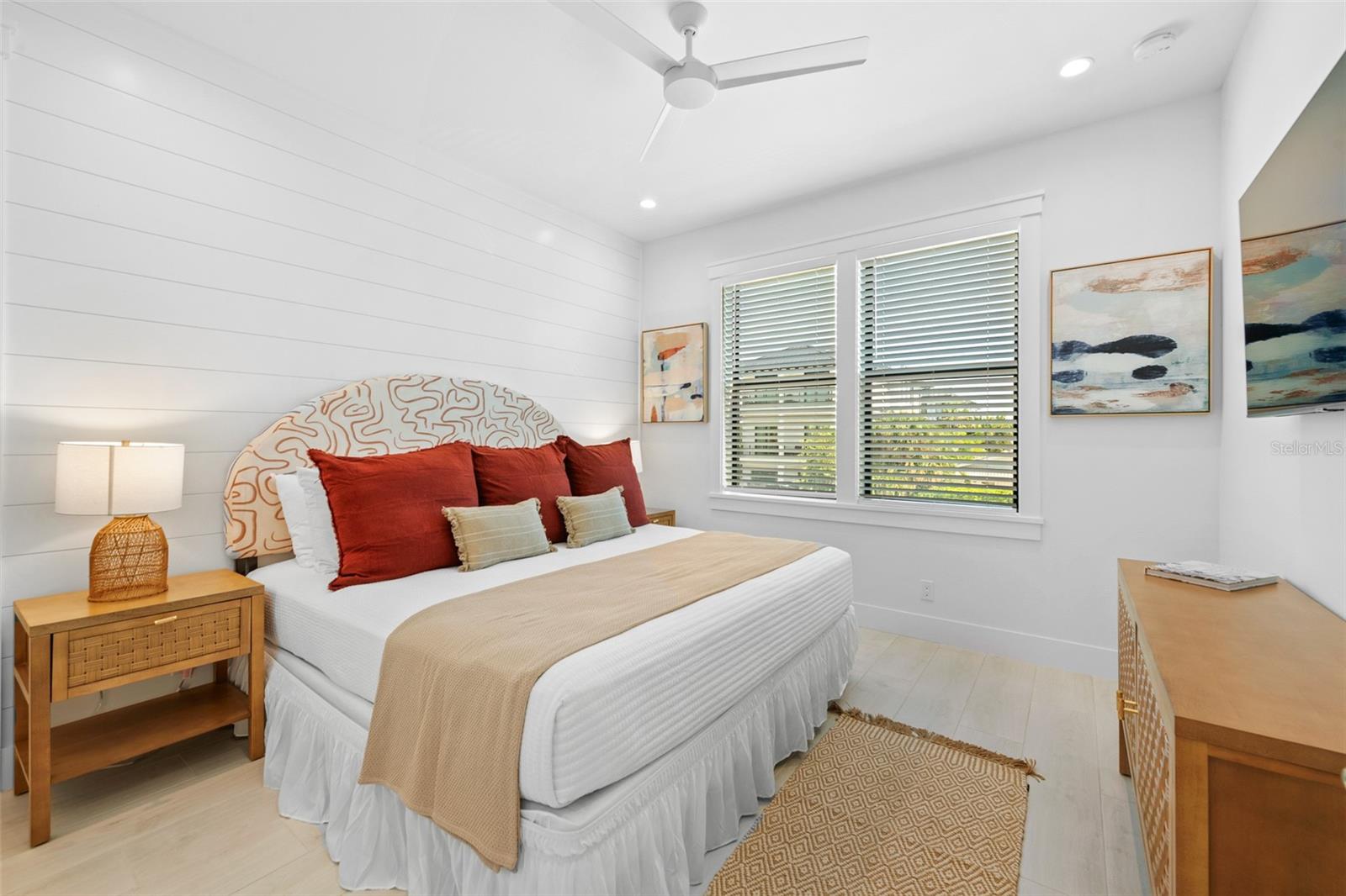 Image 21 of 85 For 211 Grant Drive