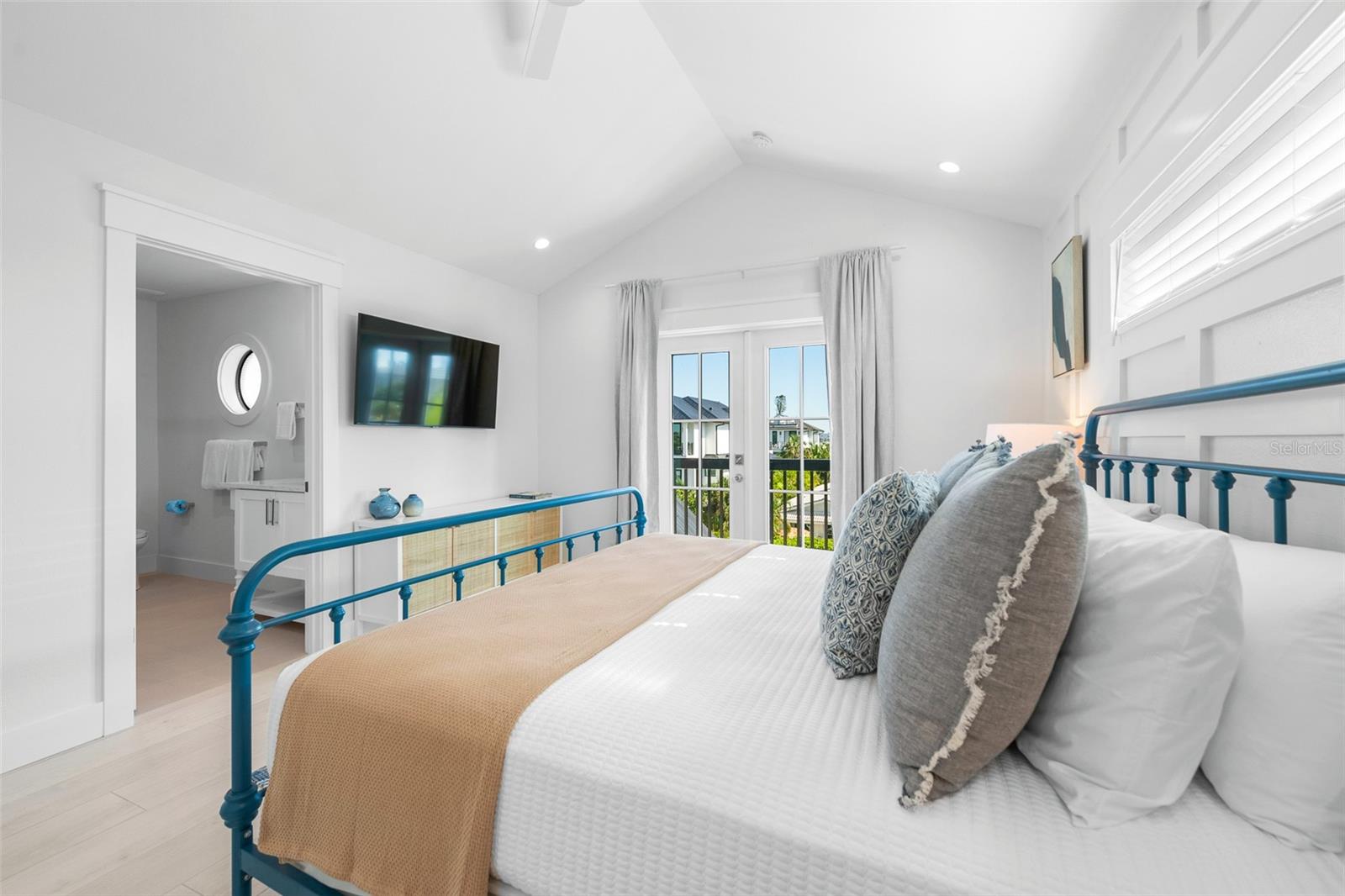 Image 50 of 85 For 211 Grant Drive