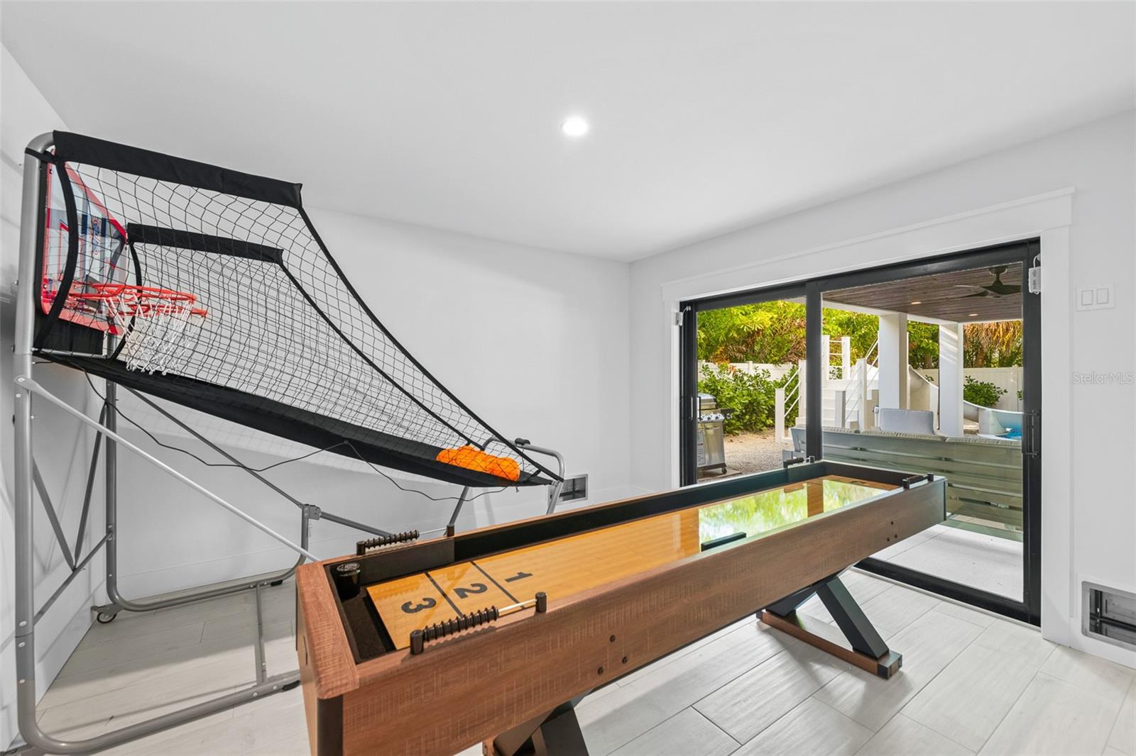 Image 62 of 85 For 211 Grant Drive