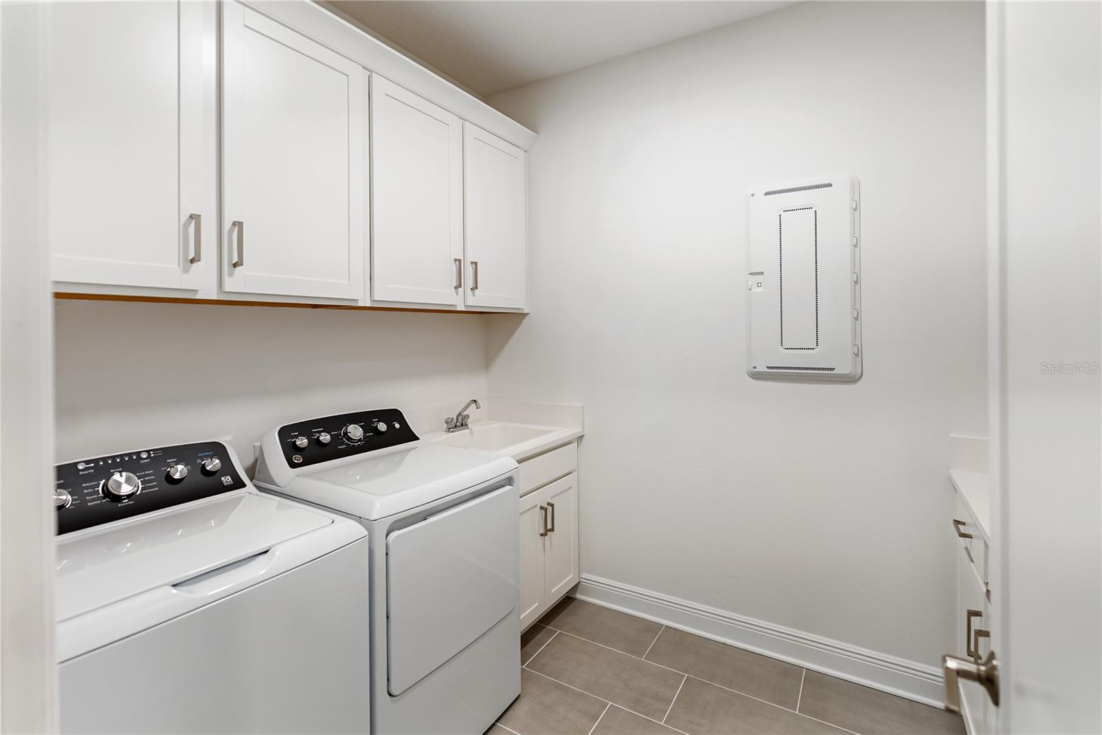 Image 57 of 87 For 4811 Honey Dew Lane