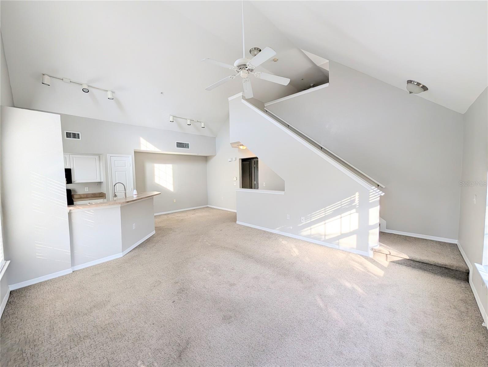 Image 3 of 12 For 5531 Rosehill Road 203