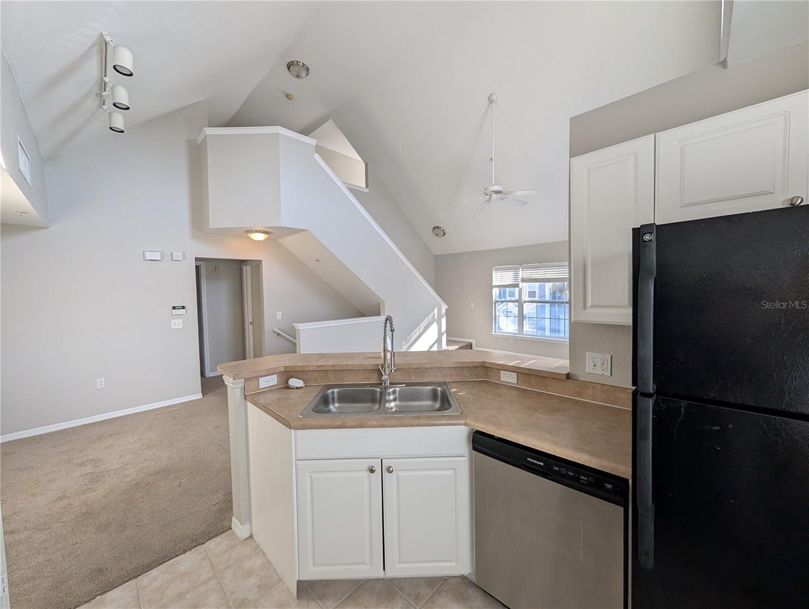 Image 4 of 12 For 5531 Rosehill Road 203