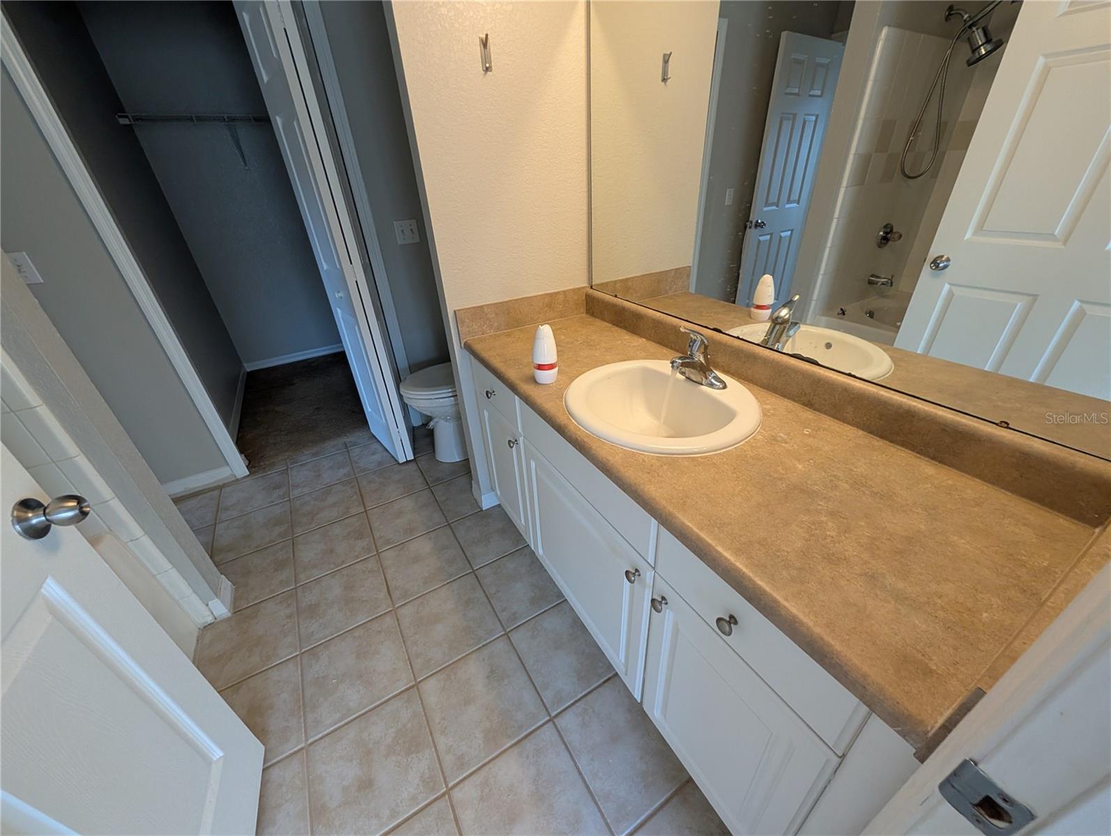 Image 7 of 12 For 5531 Rosehill Road 203