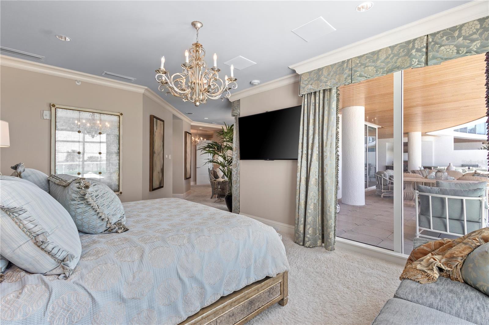 Image 4 of 16 For 2251 Gulf Of Mexico Drive 203