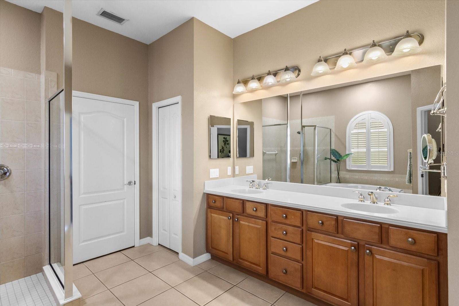 Image 17 of 46 For 7020 74th Street Circle E