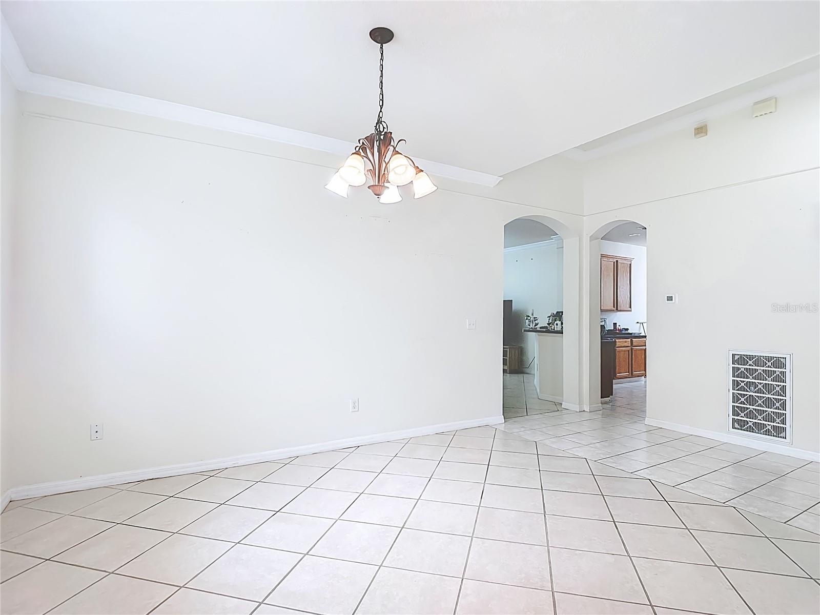 Image 5 of 25 For 221 Fairmont Drive