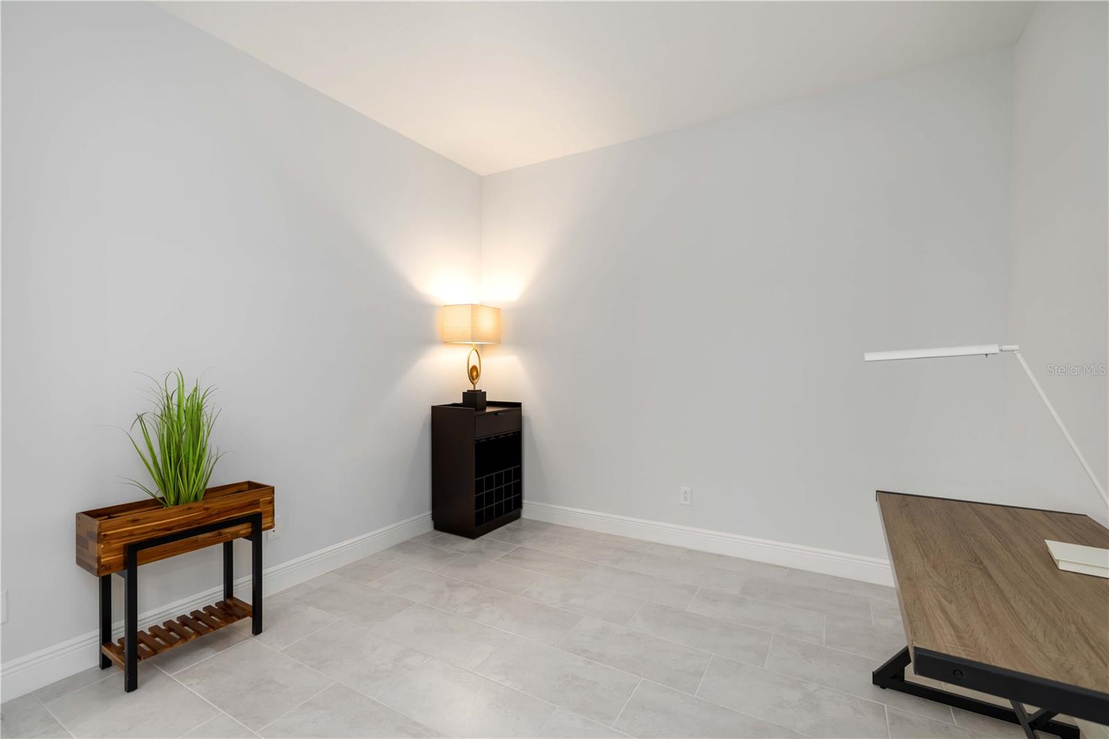 Image 18 of 42 For 223 Okeeffe Circle