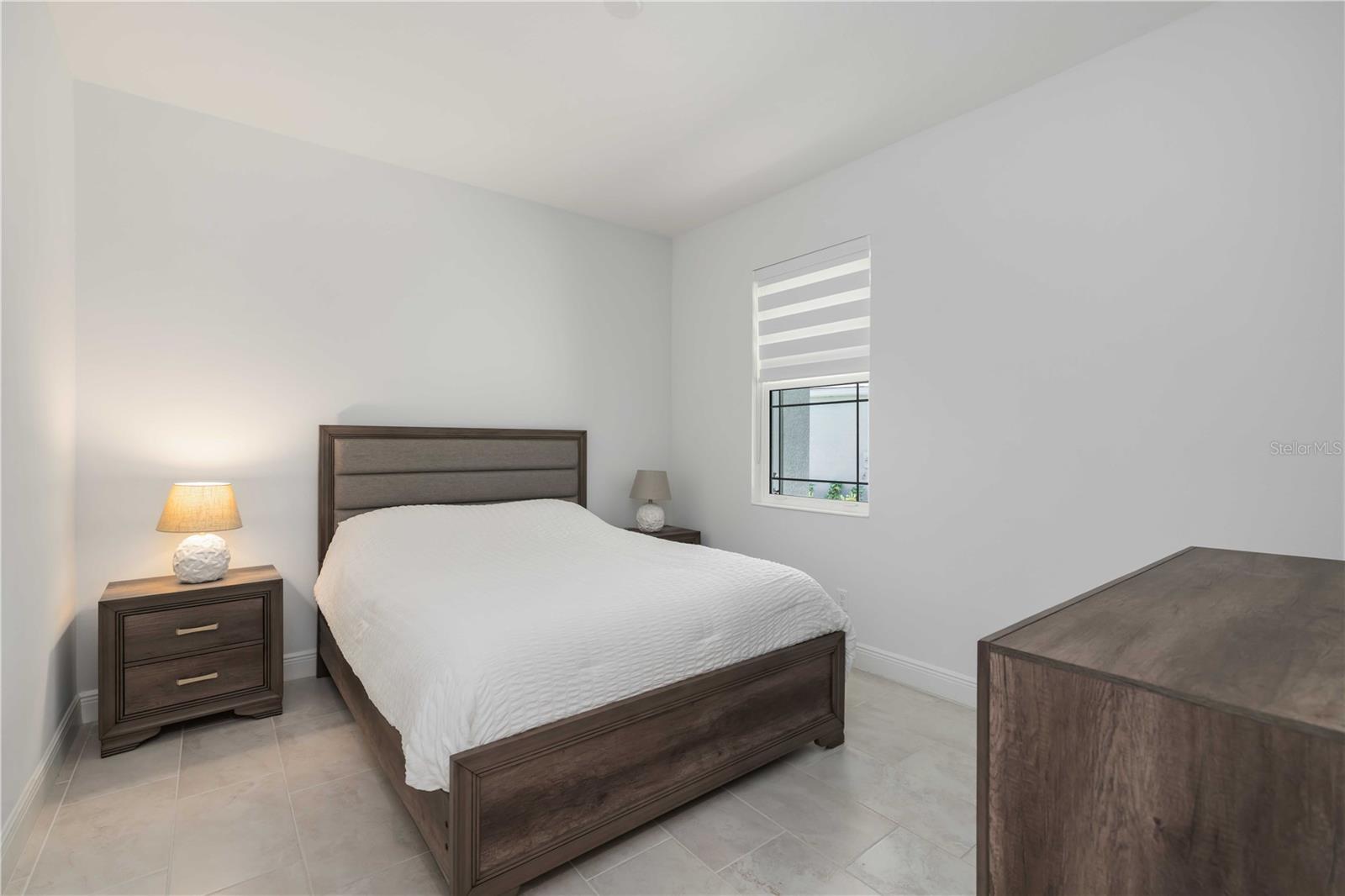 Image 24 of 42 For 223 Okeeffe Circle