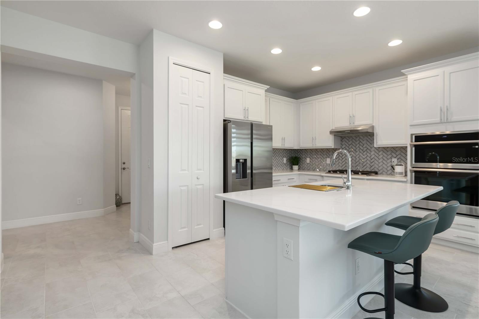 Image 7 of 42 For 223 Okeeffe Circle