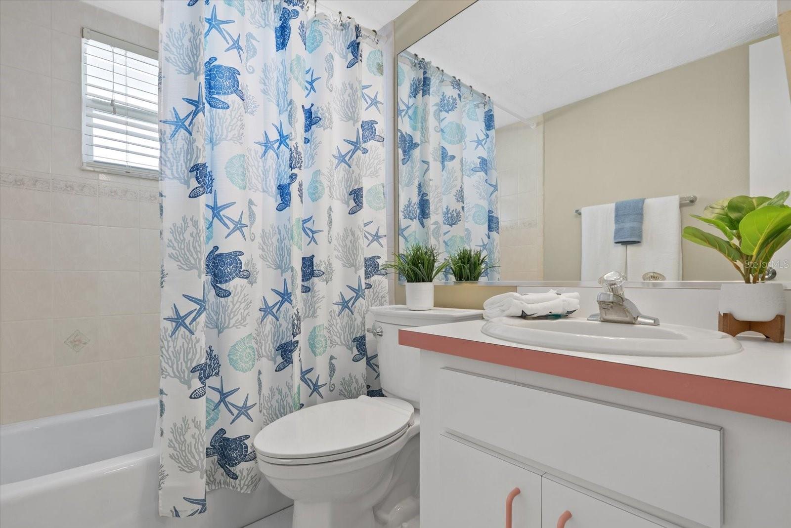 Image 20 of 49 For 9200 Midnight Pass Road 28