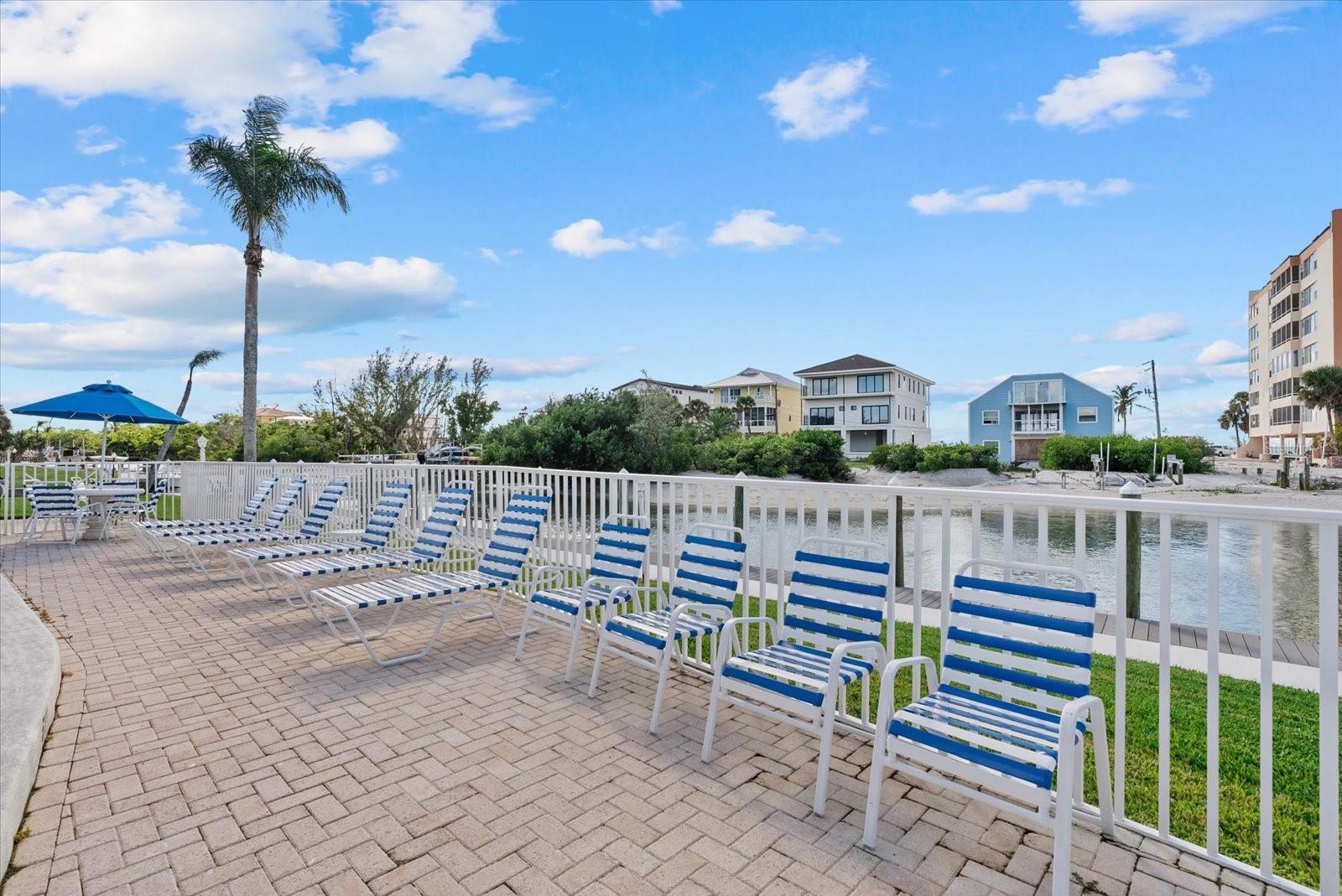 Image 31 of 49 For 9200 Midnight Pass Road 28