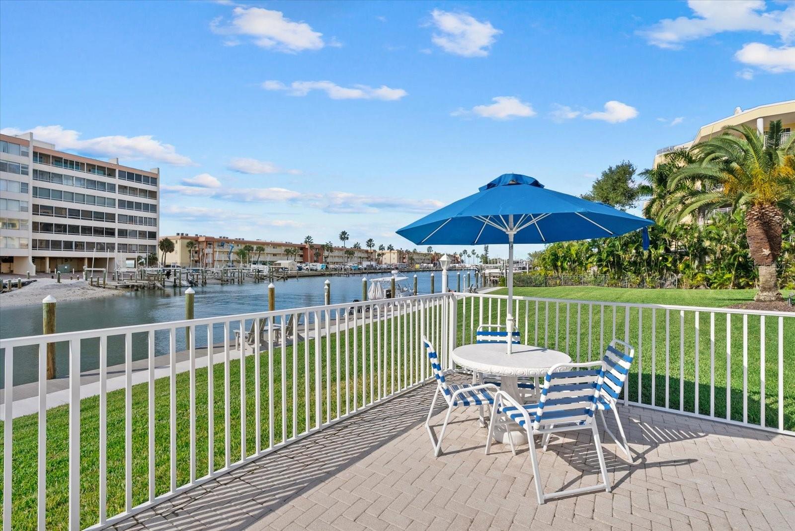 Image 32 of 49 For 9200 Midnight Pass Road 28