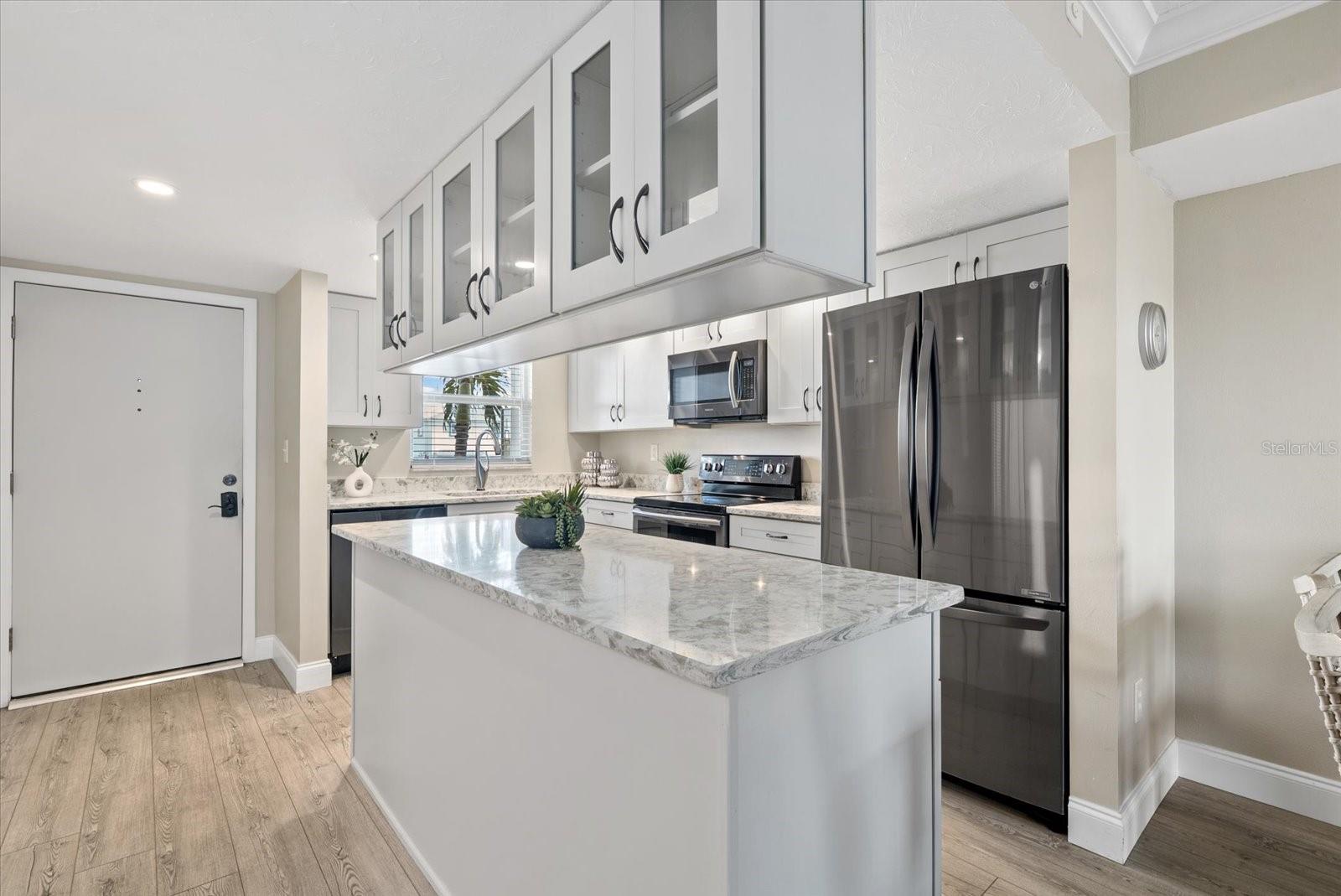 Image 6 of 49 For 9200 Midnight Pass Road 28