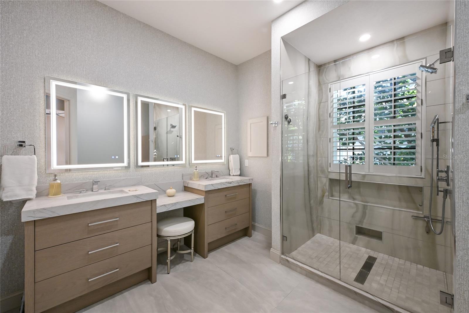 Image 19 of 42 For 1749 Lincoln Park Circle