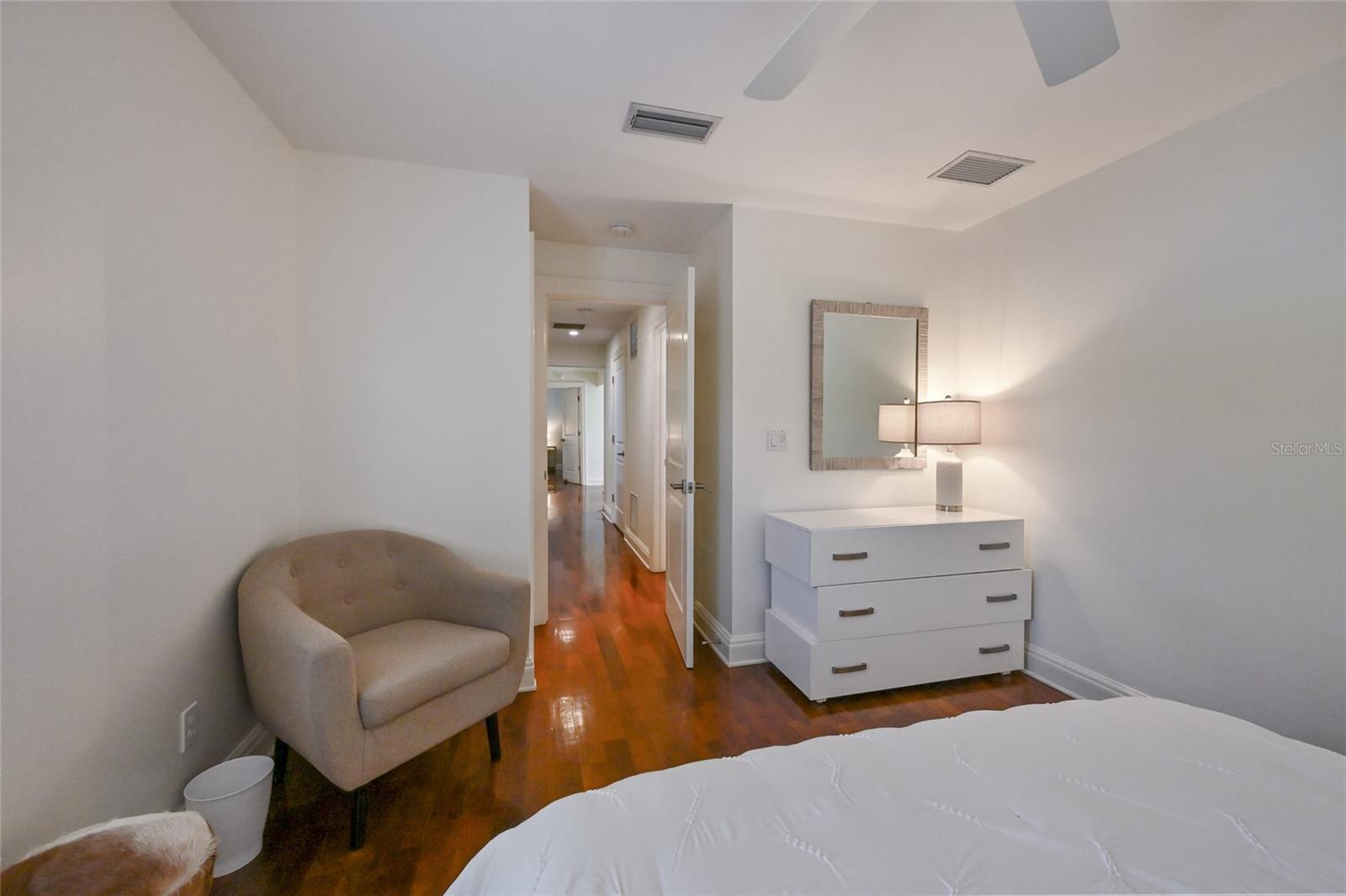 Image 25 of 42 For 1749 Lincoln Park Circle