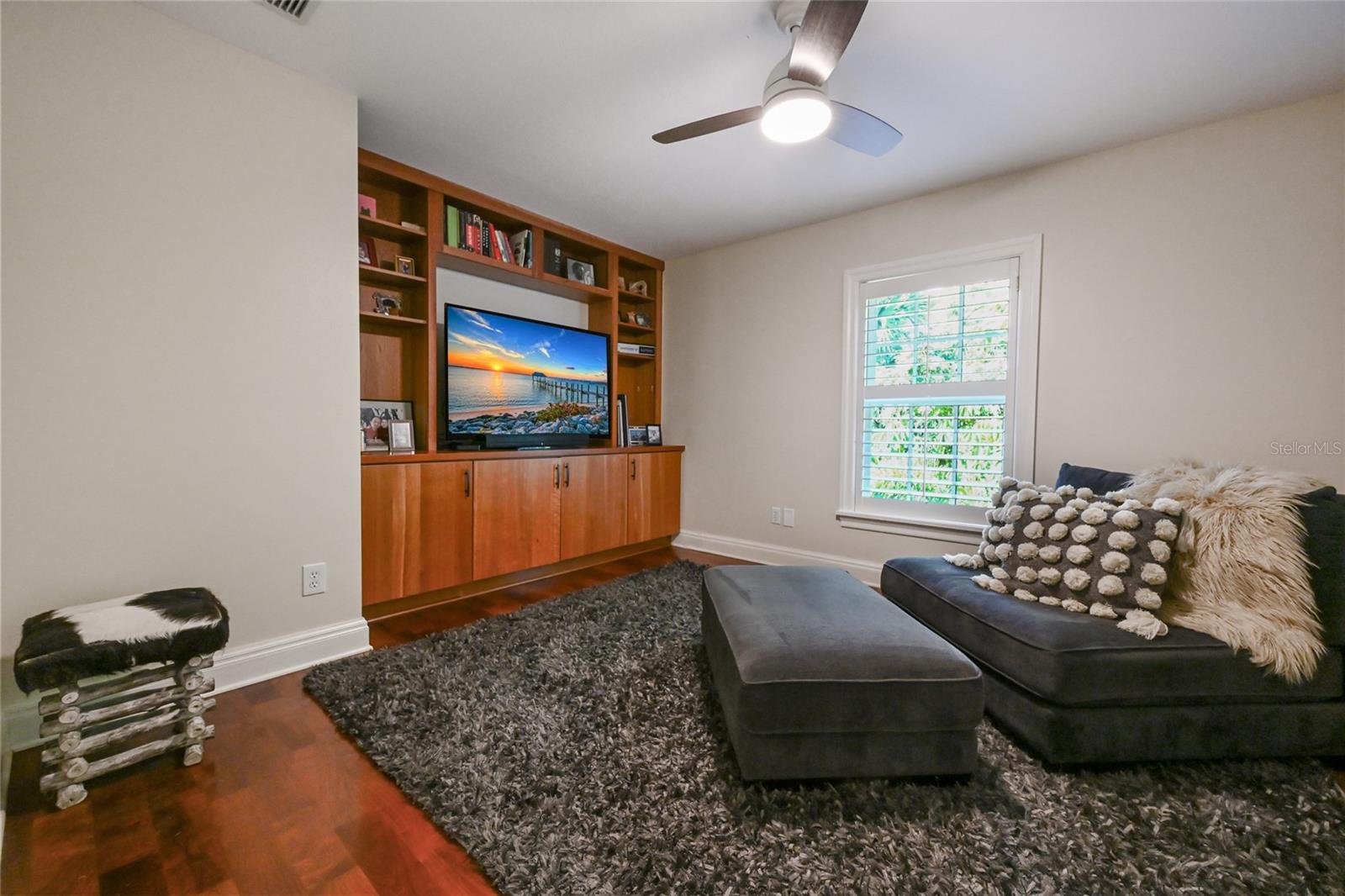 Image 27 of 42 For 1749 Lincoln Park Circle