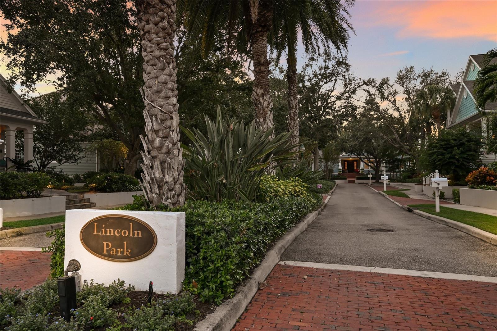 Image 35 of 42 For 1749 Lincoln Park Circle