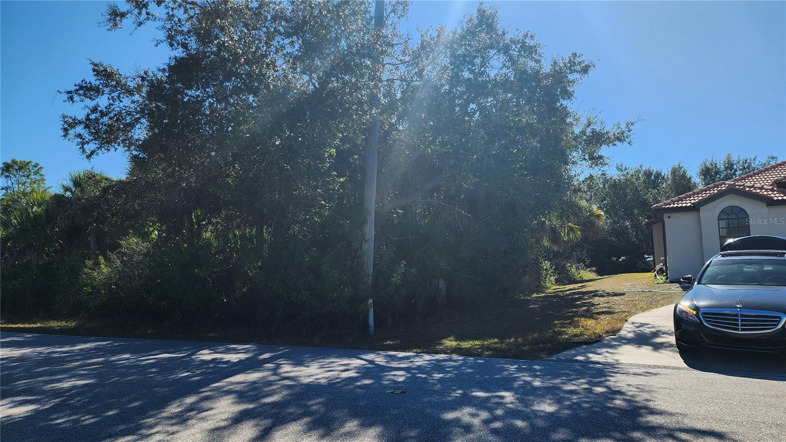 Image 3 of 4 For 14405 Eleanor Avenue