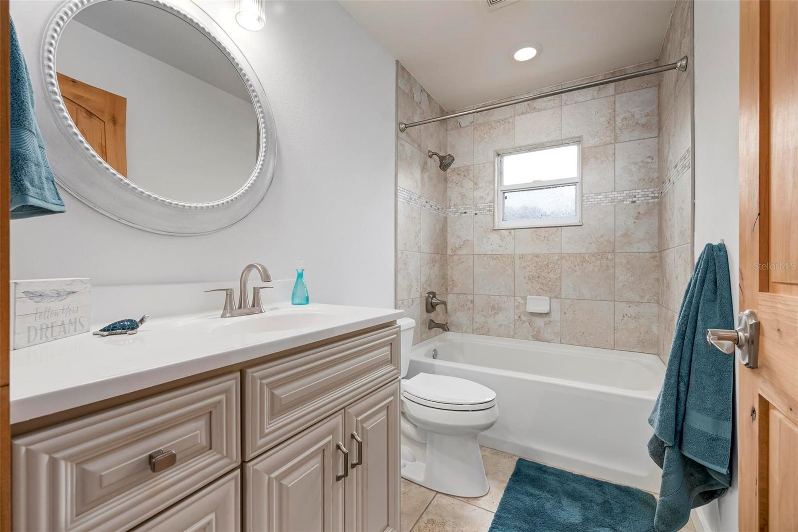 Image 23 of 32 For 4228 Francis Bacon Lane