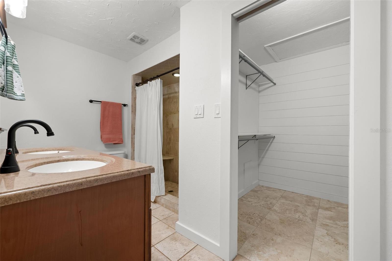 Image 28 of 32 For 4228 Francis Bacon Lane