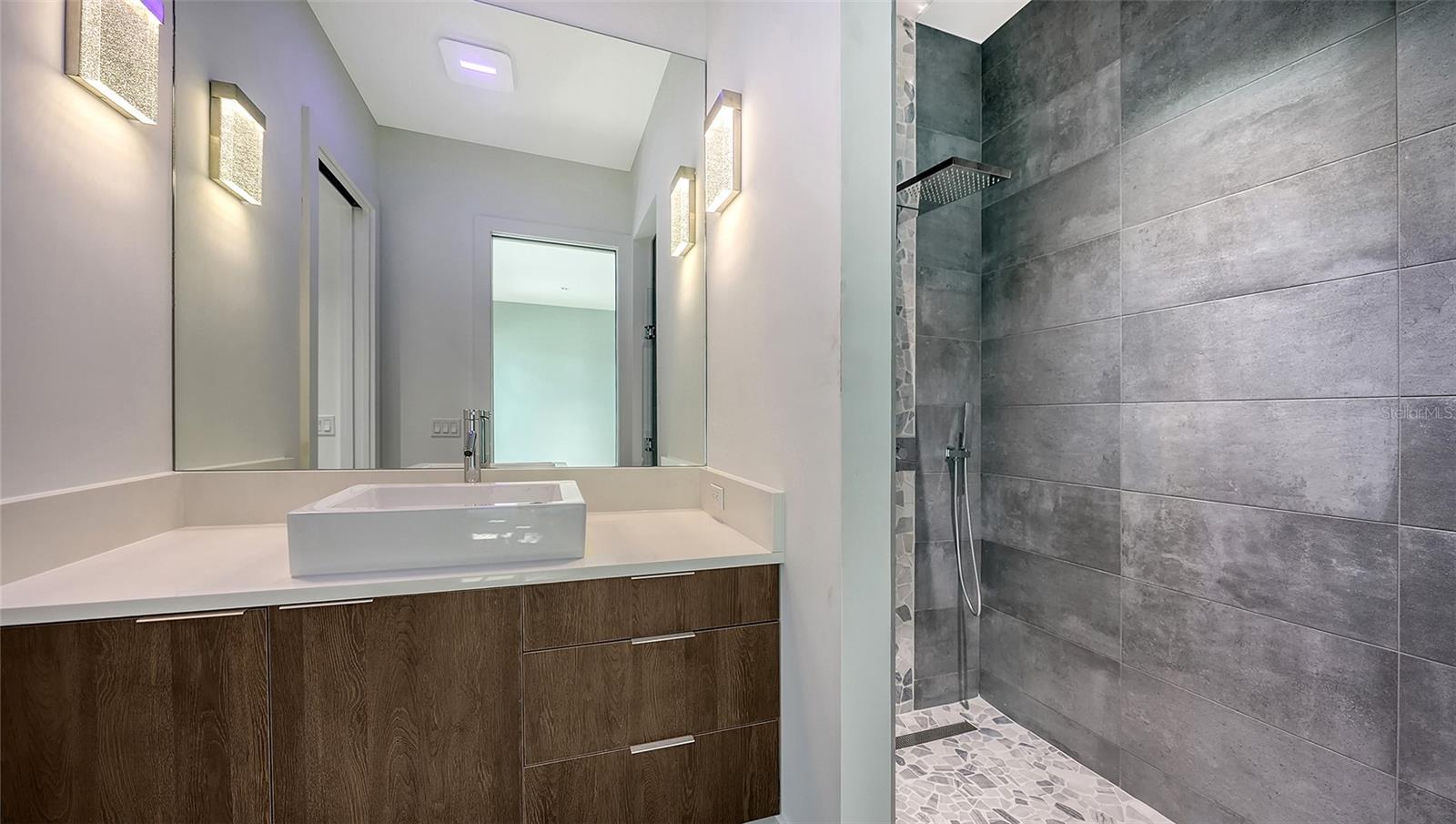 Image 24 of 29 For 1429 Lake Shore Drive