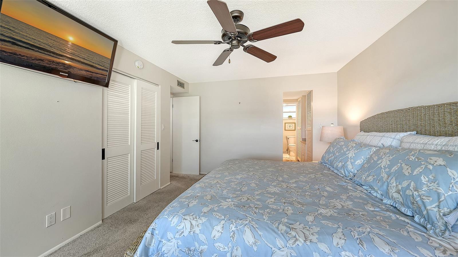 Image 22 of 68 For 4370 Chatham Drive 204