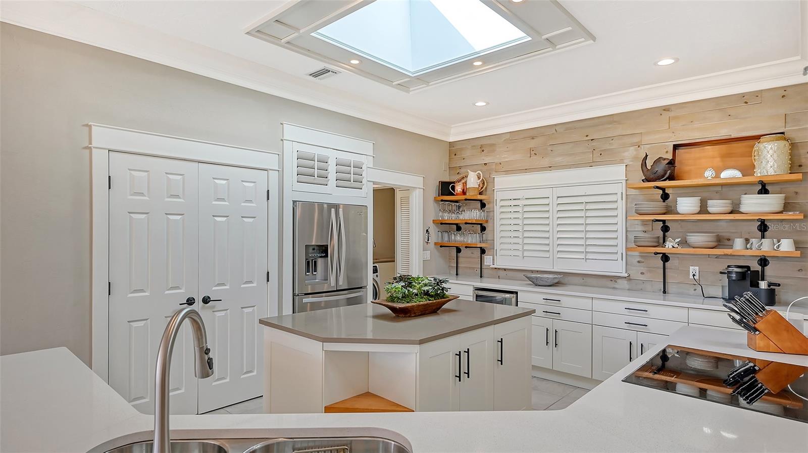 Image 18 of 87 For 5165 Sandy Cove Avenue